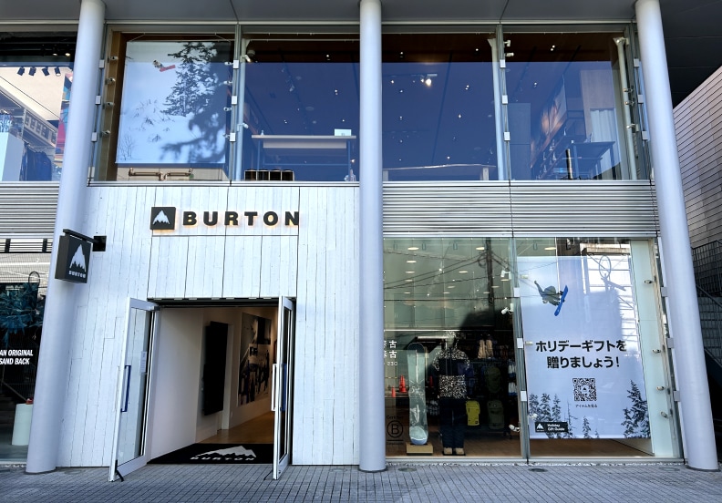 Burtonフラッグシップ — 東京