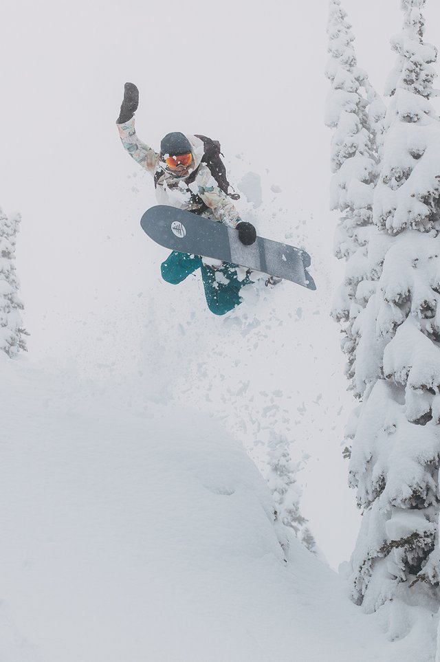 Sam Tuff grabbing method with the Family Tree Stick Shift board