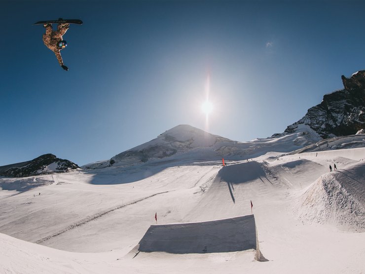 Mark McMorris showing everyone how it’s supposed to be done.