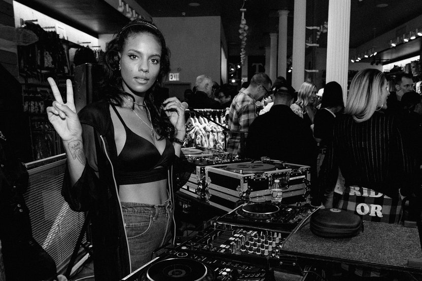 DJ Nianga held it down.