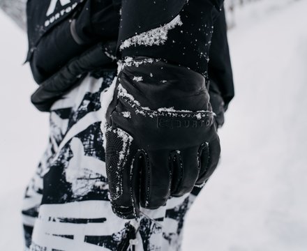 Gloves_HokkaidoJPN_KentaroMatsuda_4951