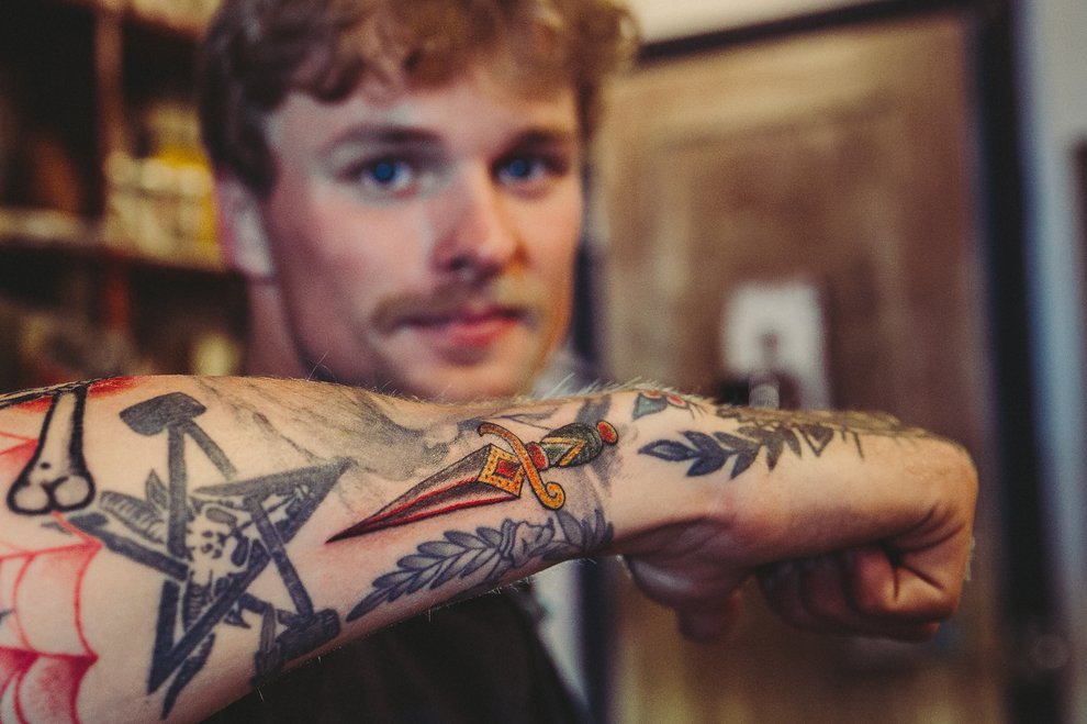 Mikkel Bang là một họa sĩ tâm huyết với nghệ thuật xăm hình. Nếu bạn muốn tìm hiểu về sự sáng tạo và tỉ mỉ trong từng nét vẽ của anh ta, hãy xem qua hình ảnh liên quan đến Mikkel Bang tattoo art.