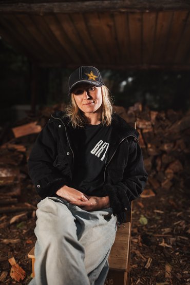 R: Ylfa Runarsdottir P: Matt Roebke