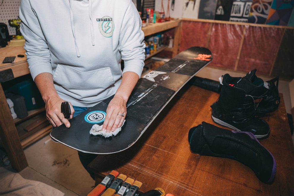 how-to-store-snowboards-clean-snowboard-1.jpg
