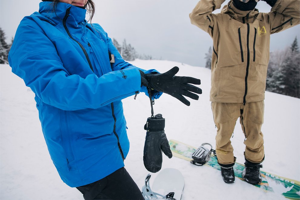 snowboarding-gloves-liners.jpg