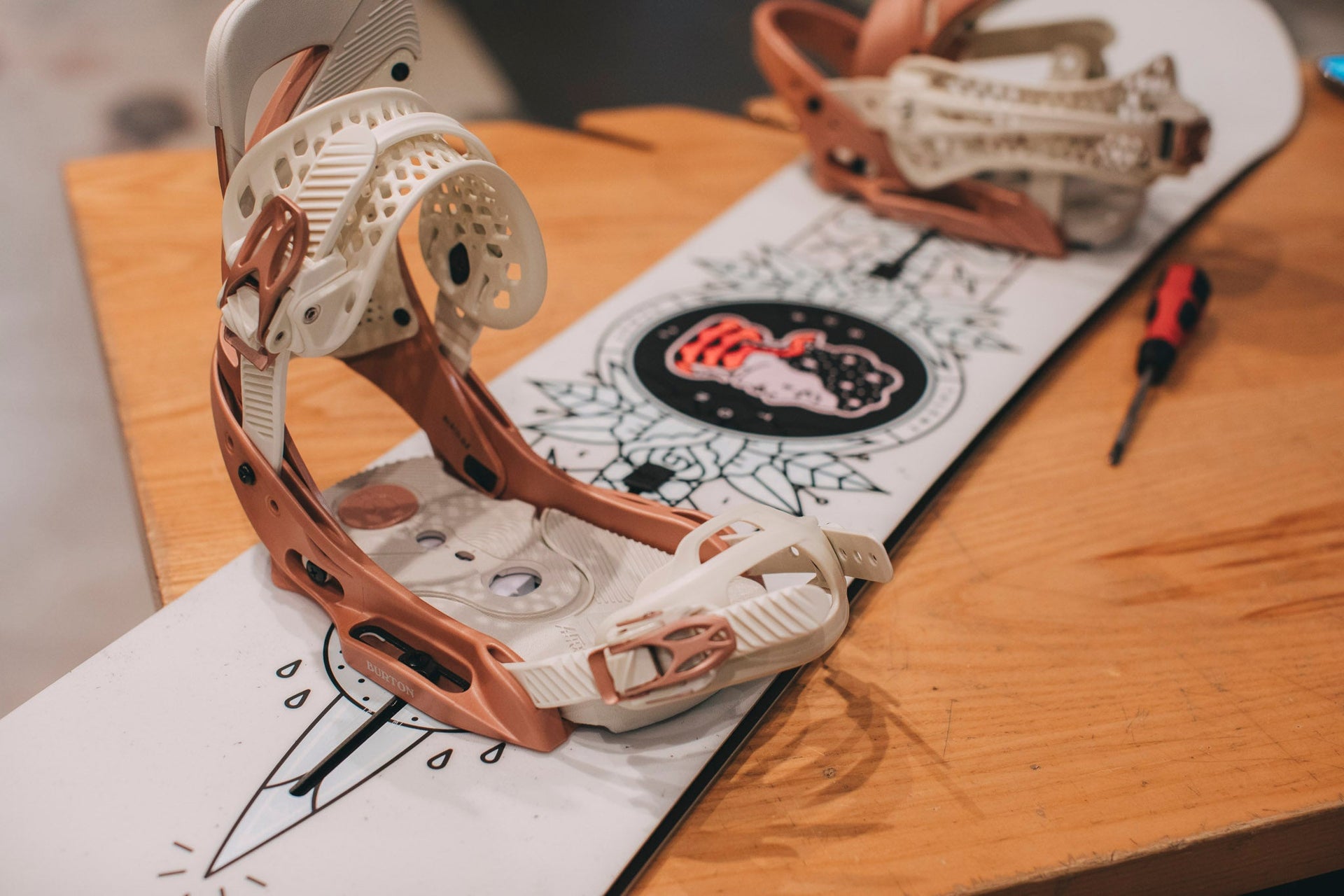 adjusting new burton snowboard bindings Kids' Step On Grom 2026 Focus Boardshop the Push Button for Step On bindings is perfect for releasing your rear binding with less bending How to Mount Snowboard Bindings