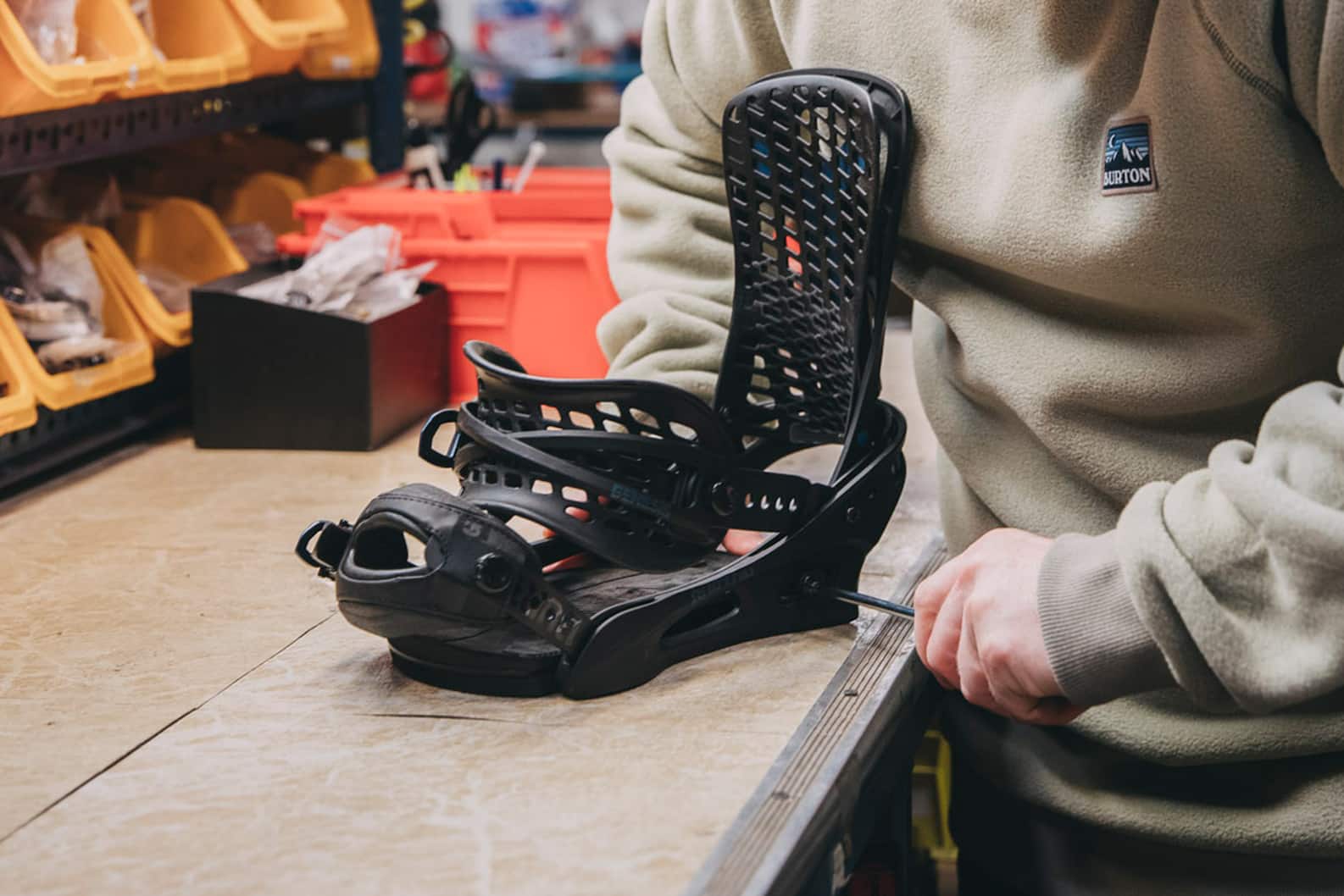 バートンGENESIS M トウストラップ破損 部品取りや修理できる方 How to Get Spare Parts for Broken Snowboard Bindings | Burton