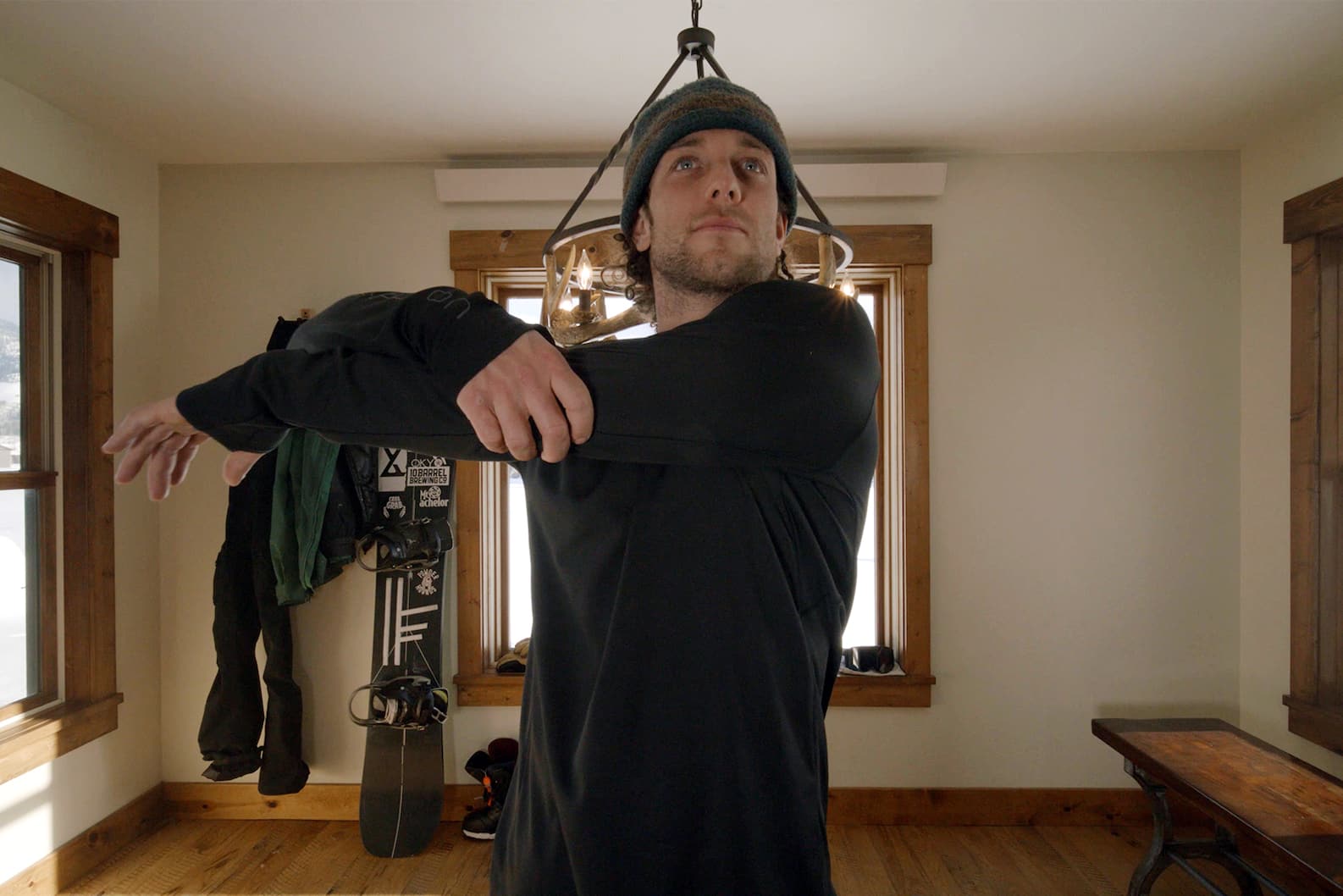 4 Snowboarding Stretches to Help Warm Up