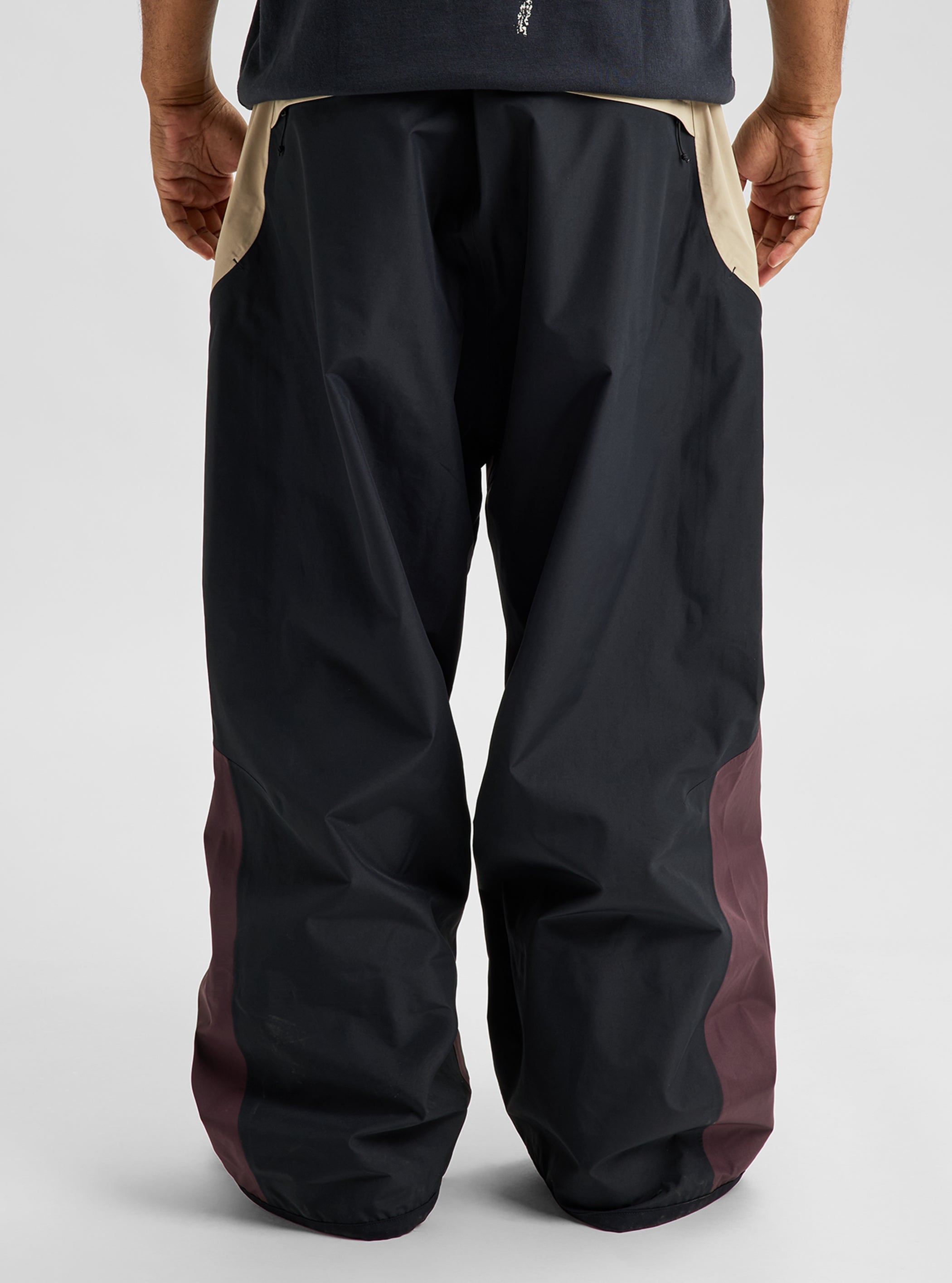 Product image of Burton Futuretrust 3L Pants[Variant:Bear Hug Brown / True Black / Summit Taupe]