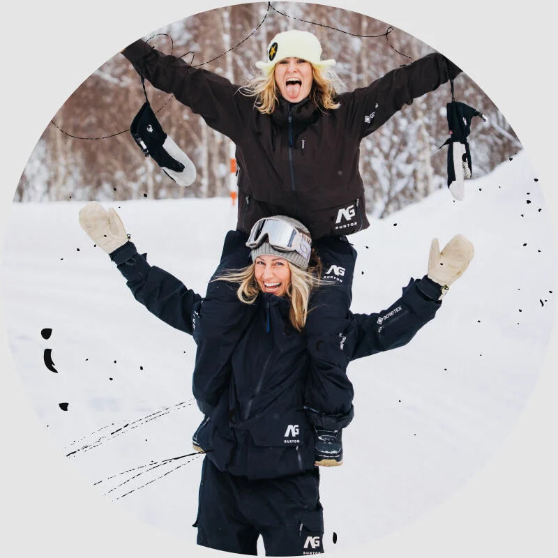 Team riders Ylfa Rúnarsdóttir and Maria Thomsen