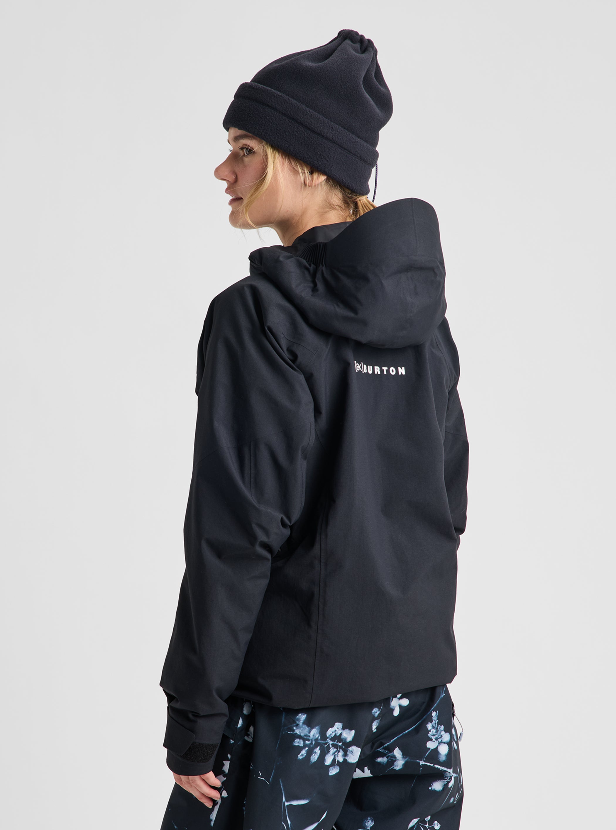 Product image of Women's Burton [ak] Swash Synthetic Insulated GORE-TEX 2L Jacket[Variant:True Black]
