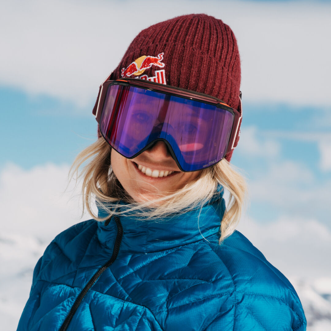 セール中…アンナ・ガッサー直筆サイン入り超 特大写真…Anna Gasser, Anna Gasser | 2X Gold Medalist | Burton Team Rider | Burton Snowboards