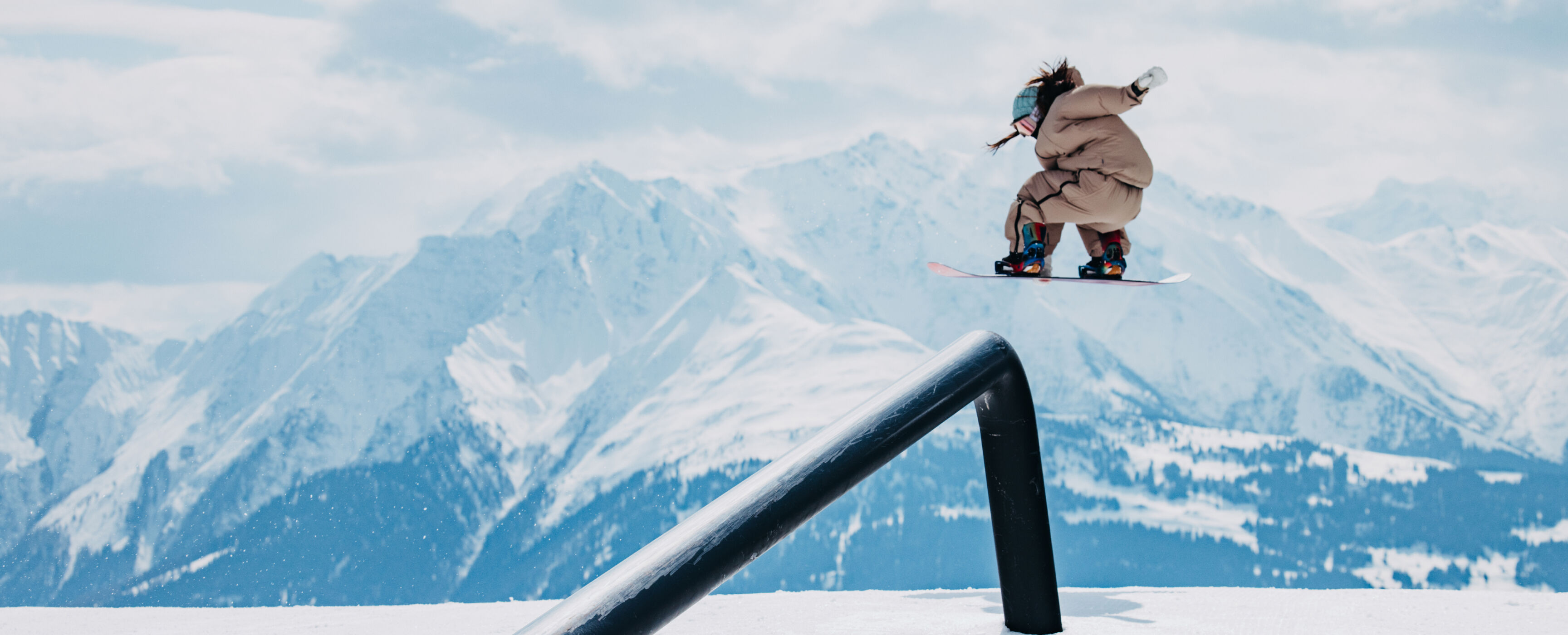 バートン公式通販】Burtonチーム: 岩渕麗楽 | Burton Snowboards JP