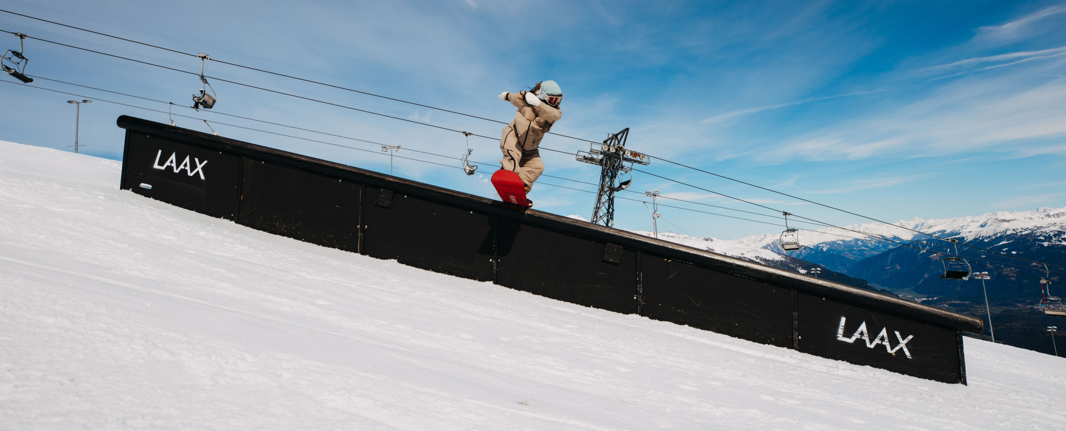 バートン公式通販】Burtonチーム: 岩渕麗楽 | Burton Snowboards JP