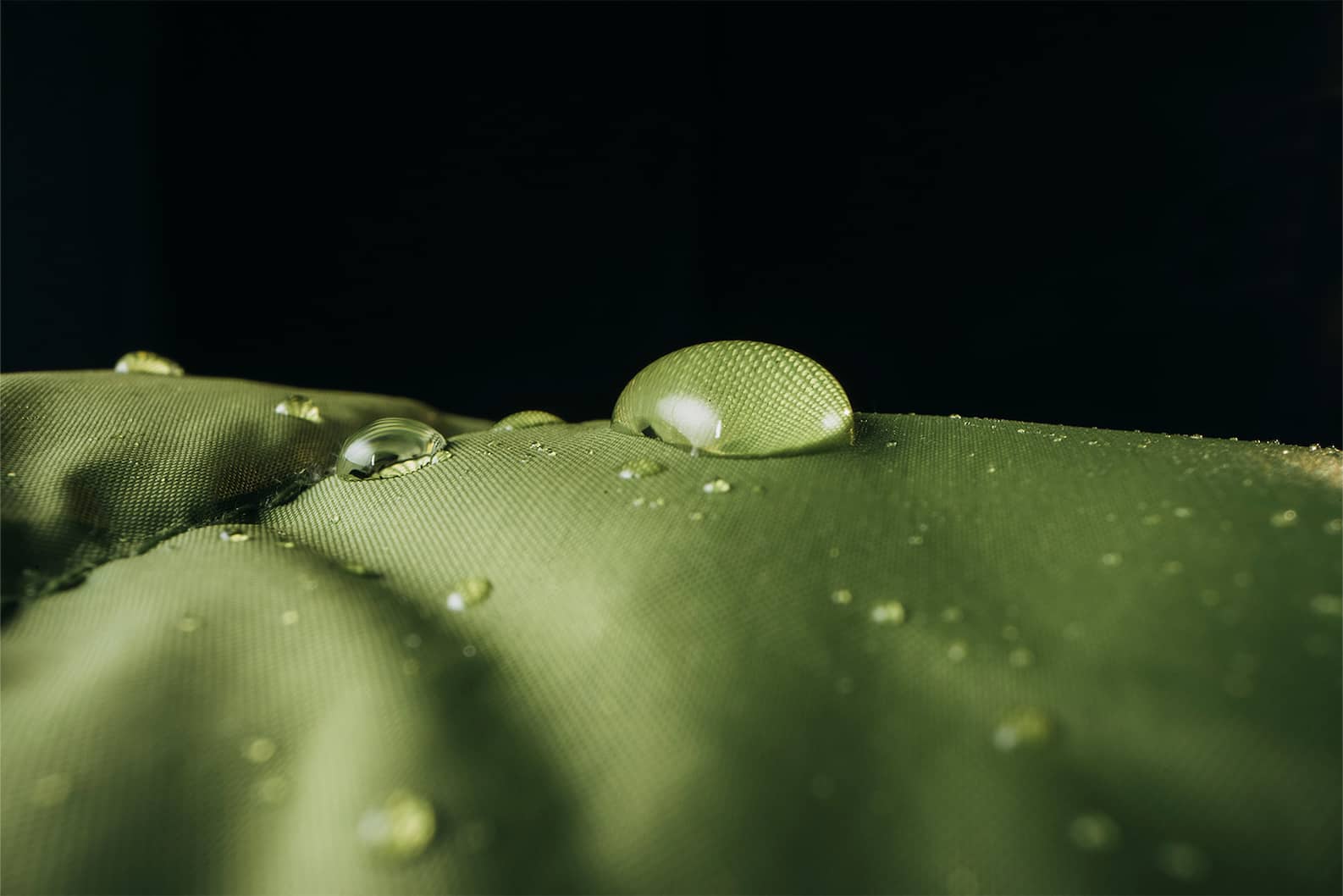 How to Choose a Rain Jacket & 5Step Fit Guide Burton Snowboards