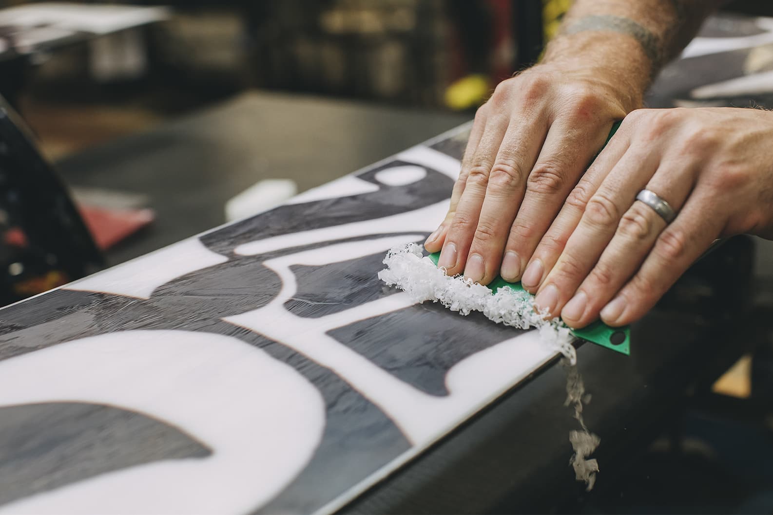A simple how to wax your snowboard board tutorial from TransWorld  Snowboarding - Snowboarder