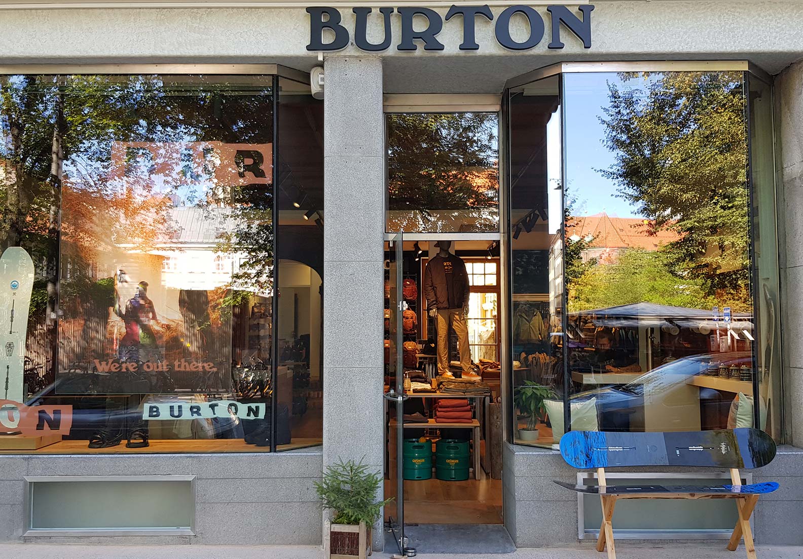Burton München Flagship Shop | Burton Snowboards AT