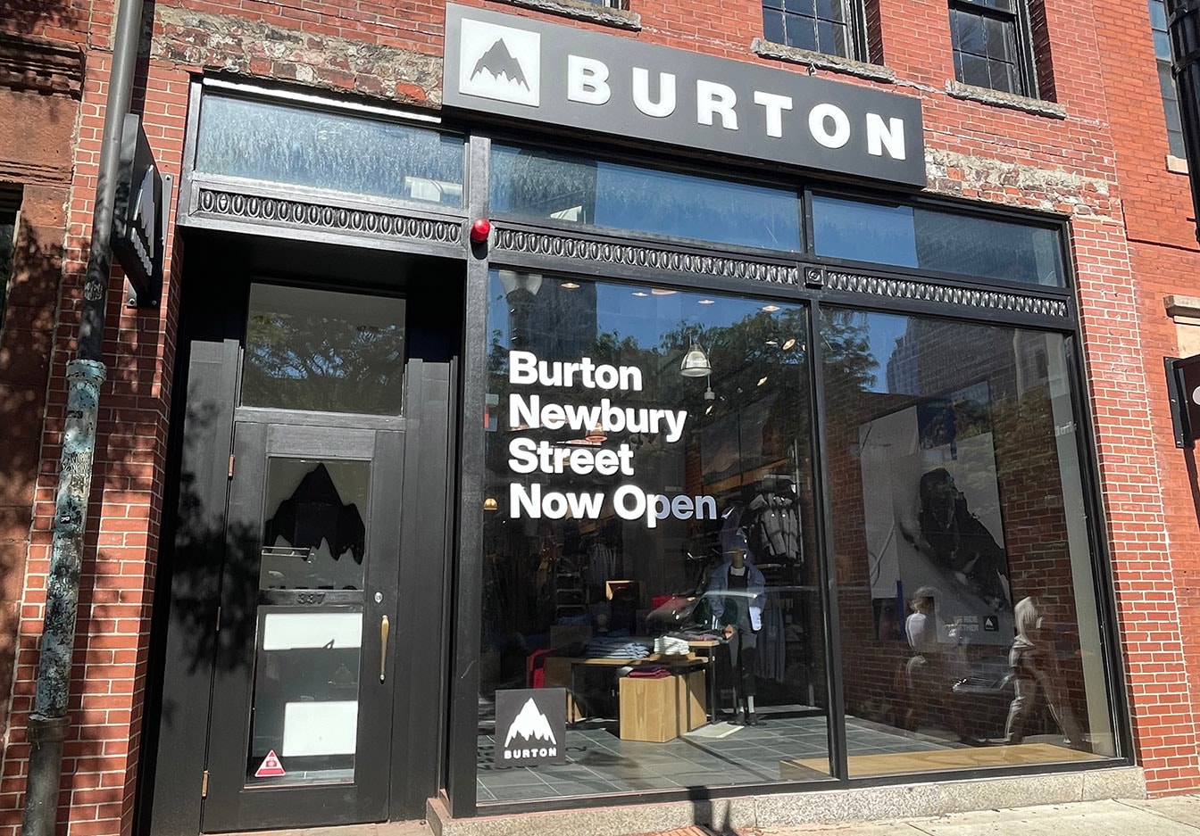 Flagship store Burton - Boston