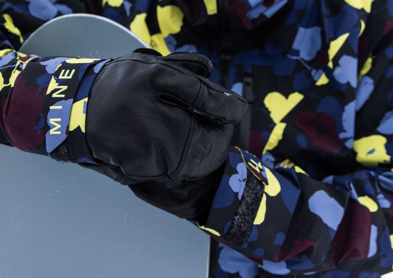 Mine77 テック ミトン | Burton.com Winter 2022 JP