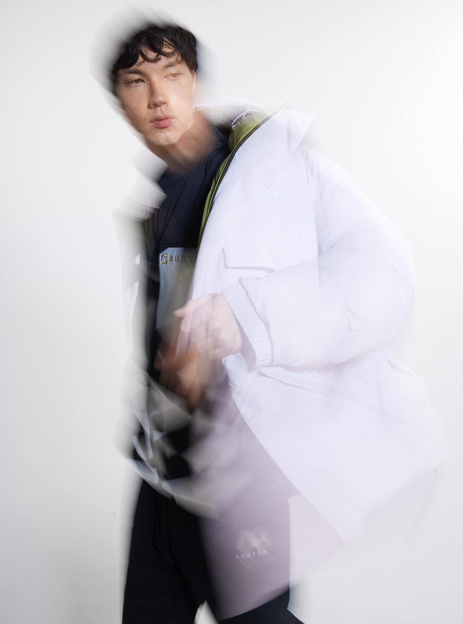 メンズ Burton AG レールド フーデッド ストレッチ ダウン パフィー