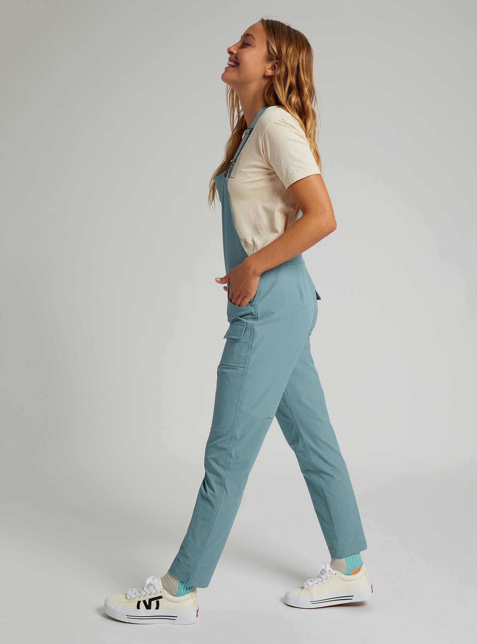 ウィメンズ Burton チェイスビュー オーバーオール | Burton.com