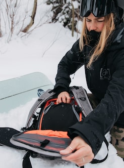 ak] ディスパッチャー 18L バックパック | Burton.com Winter 2023 JP