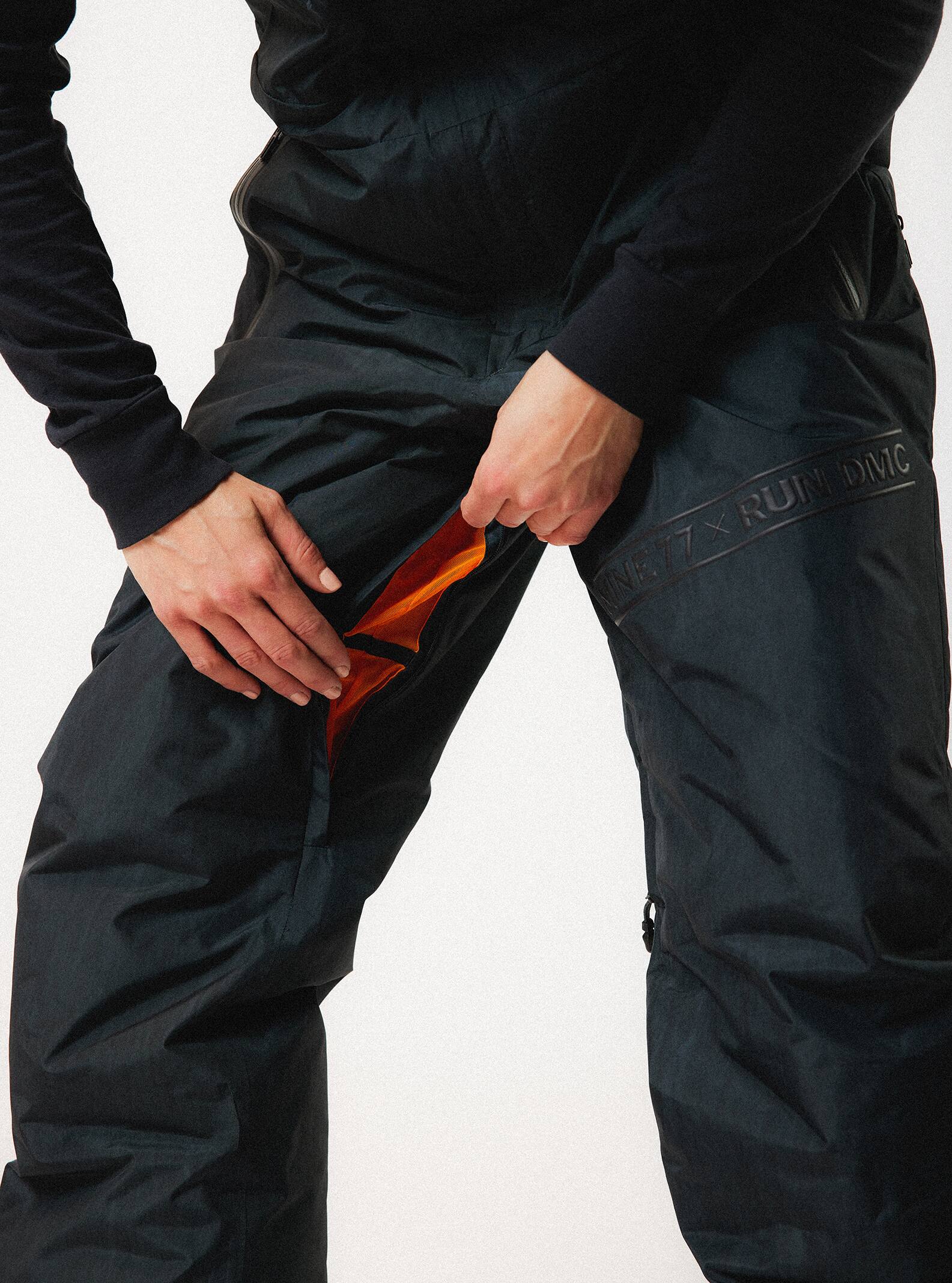 Burton MINE 77 x Run DMC GORE-TEX ビブパンツ Burton MINE77 x Run DMC GORE-TEX Puffer Bib Pants | Burton.com