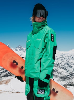 Men's Burton Daybeacon 3L Jacket shown in Galaxy Green