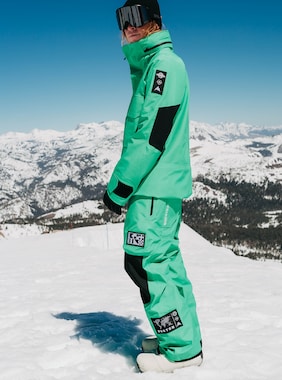 Men's Burton Daybeacon 3L Pants shown in Galaxy Green