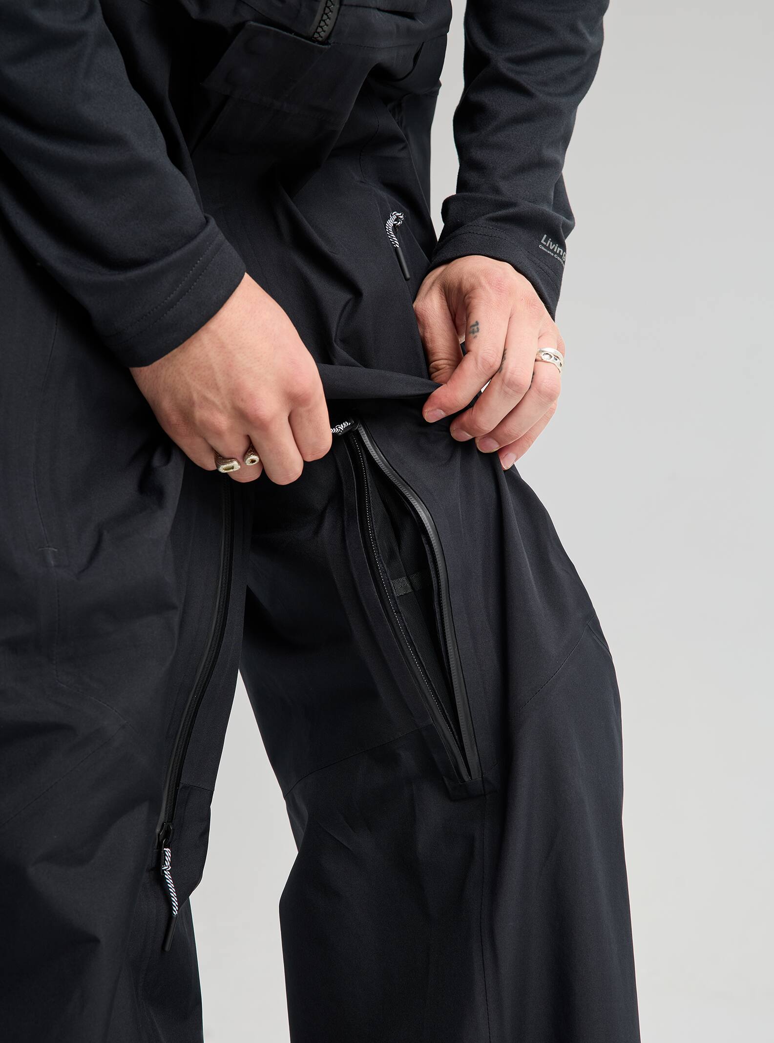 Burton AG Hardpack GORE-TEX 3L Bibs | Analog Outerwear | Burton